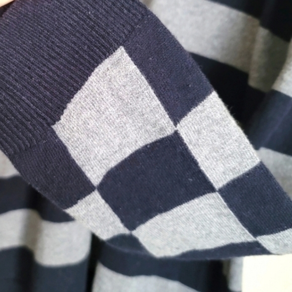 Armani Exchange Men's Stripe Long Sleeves Top Size Medium in Black Gray - Picture 6 of 8